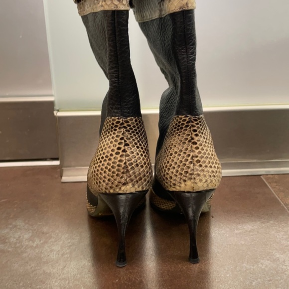 Dolce & Gabbana lizard and leather boots - Picture 2 of 4
